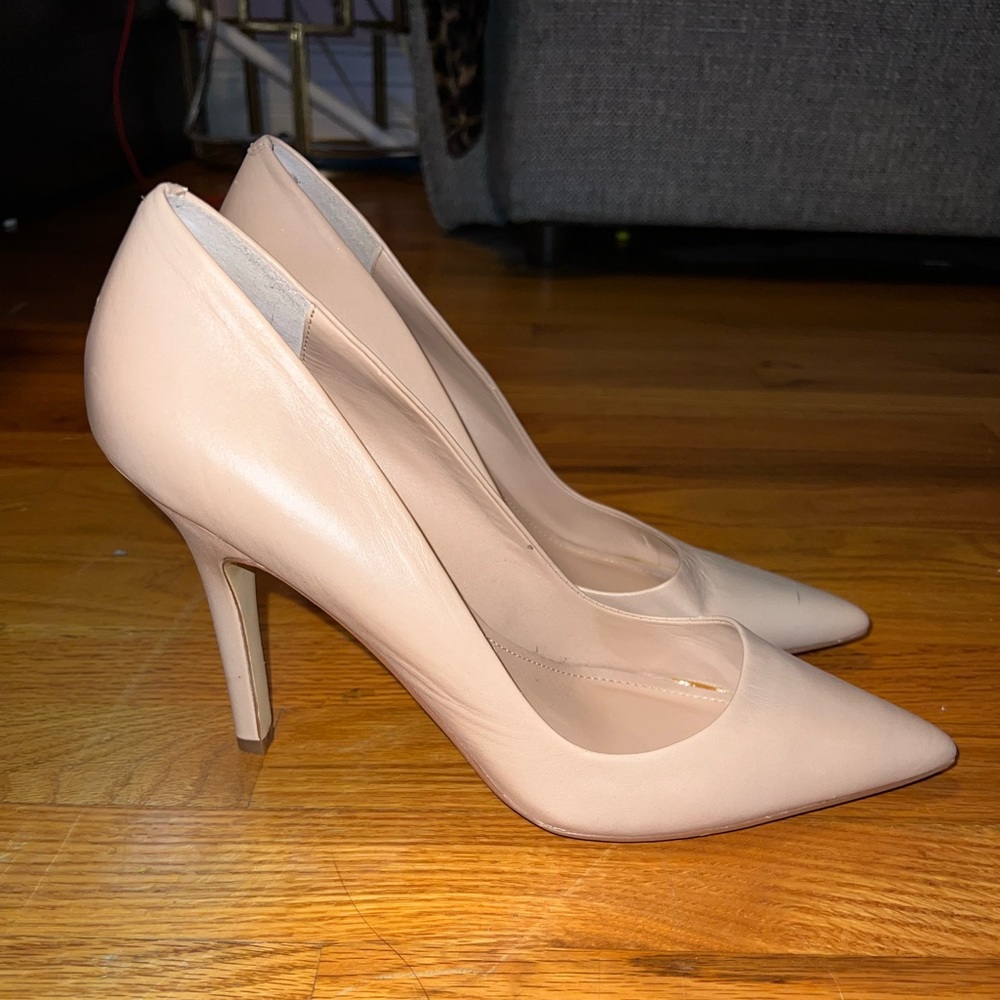 Charles Nude Pumps